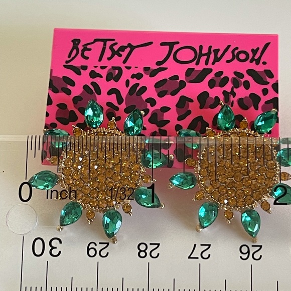 Betsey Johnson sunflower earrings - Picture 4 of 4